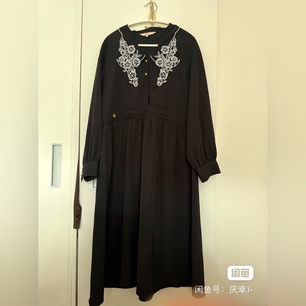 Black Floral-Embroidered Long Sleeve Dress
